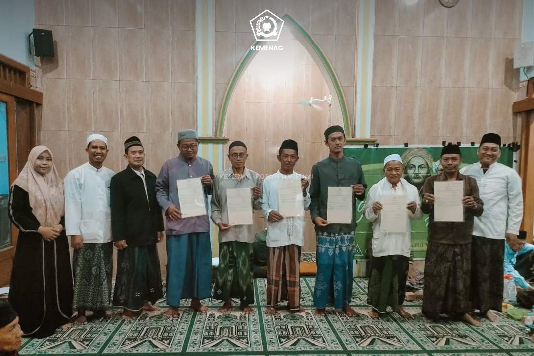 Momen Berkah : 6 Sertifikat Sarana Ibadah Randusari diserahkan dalam Istighosah NU Ranting Randusari