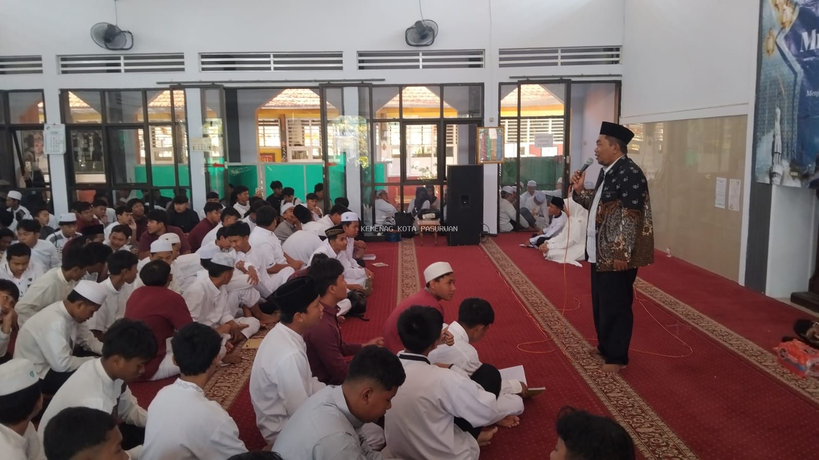 Semarak Maulid dan HUT RI ke-81, Kemenag Kopas Bekali Siswa SMAN 3 dengan Nilai Keagamaan dan Kebangsaan