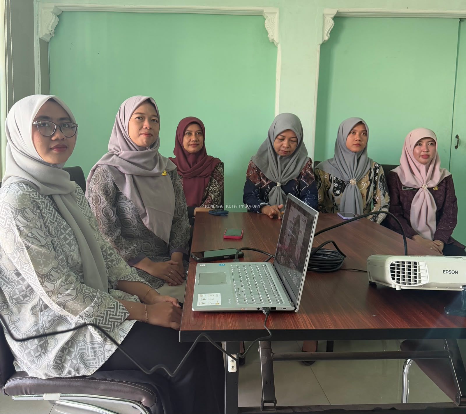 DWP Kemenag Kota Pasuruan Ikuti Webinar Parenting, Perkuat Peran Ibu dalam Menghargai Keberagaman Anak